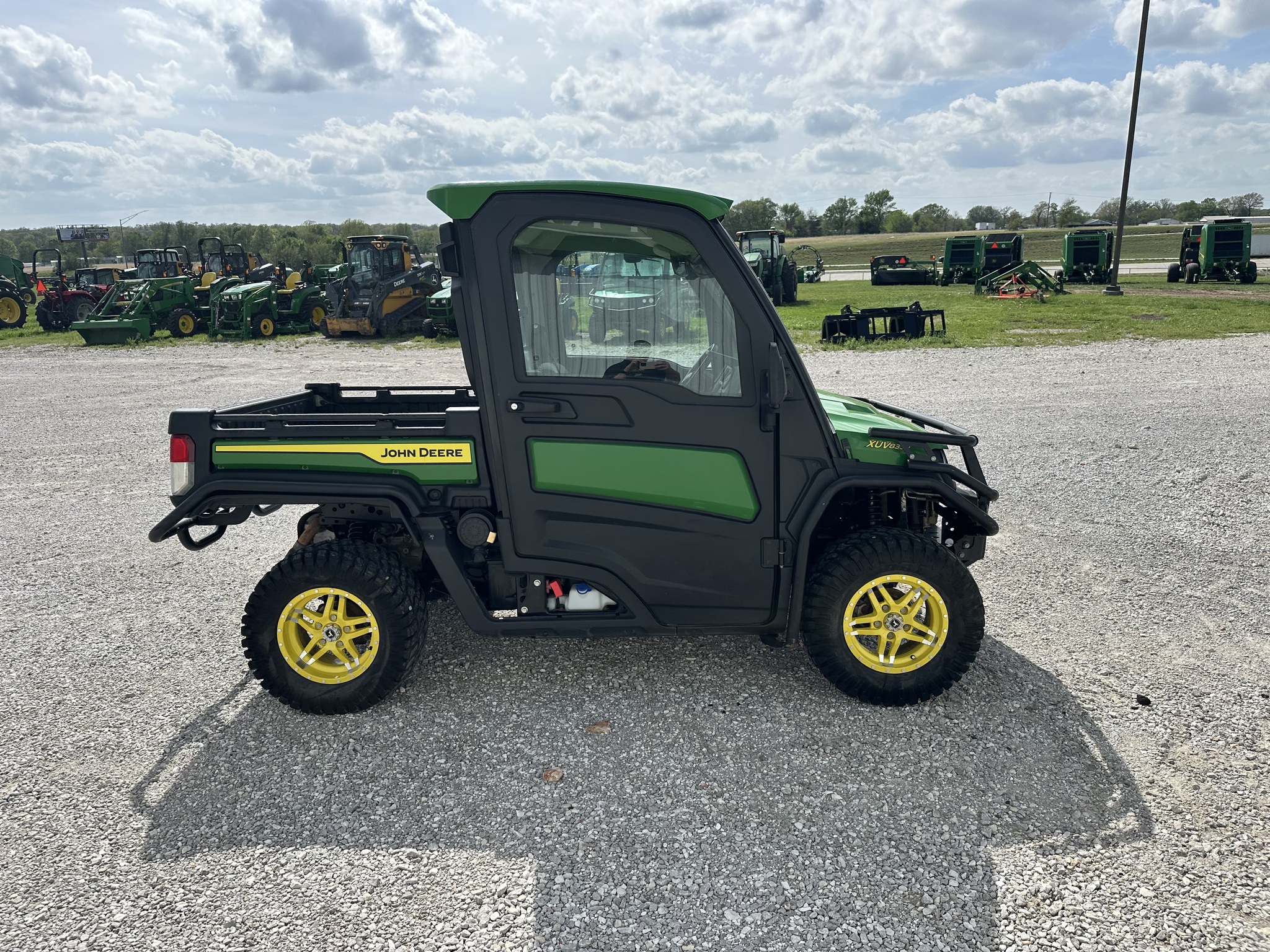  2023 John Deere XUV 835R at Heritage Tractor in Joplin, MO