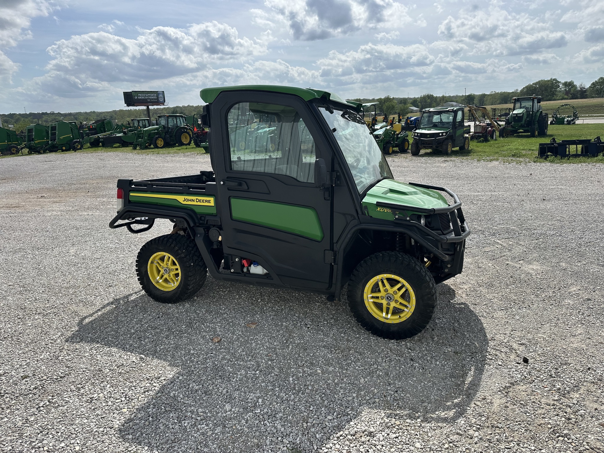  2023 John Deere XUV 835R at Heritage Tractor in Joplin, MO