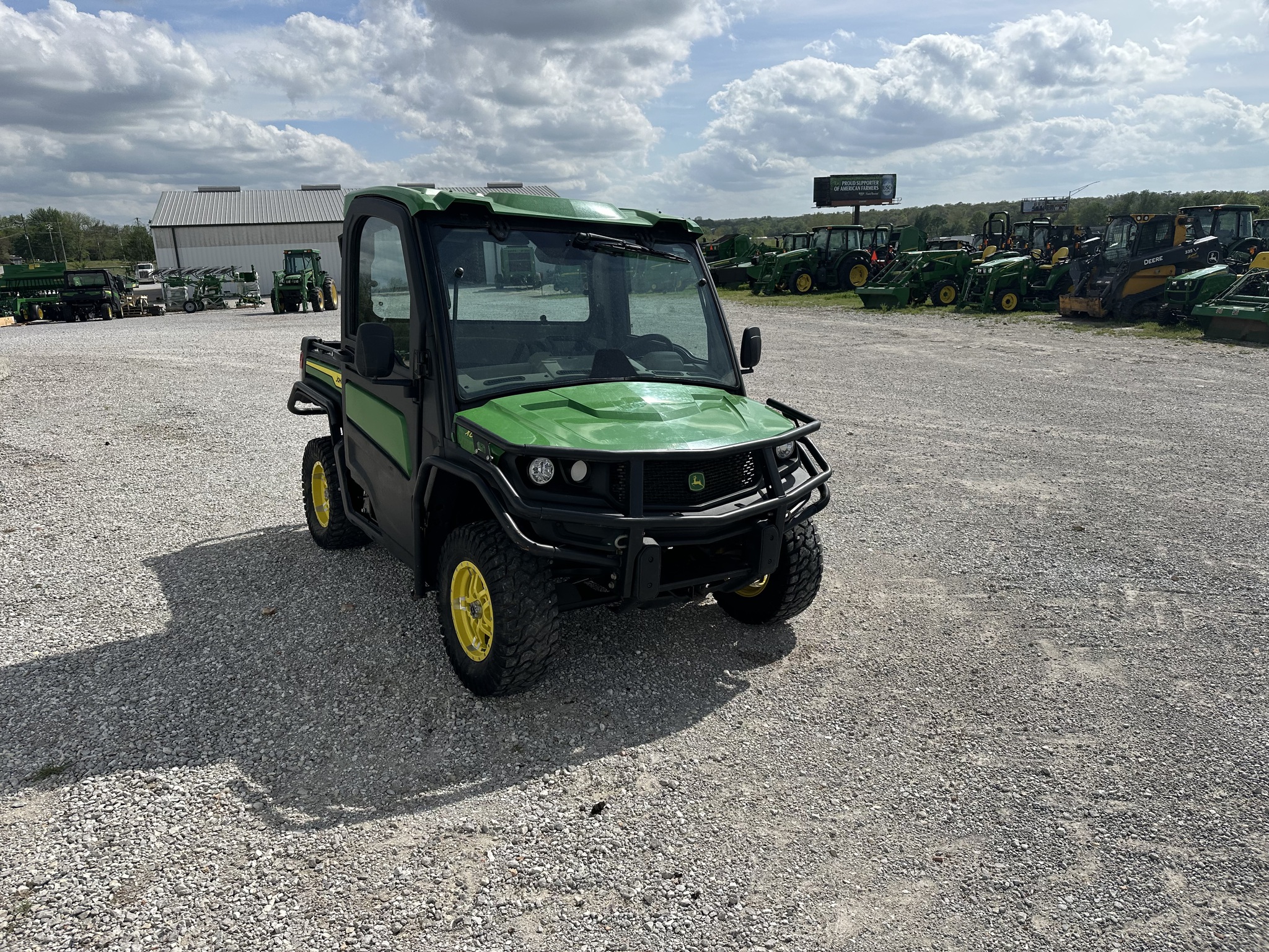  2023 John Deere XUV 835R at Heritage Tractor in Joplin, MO