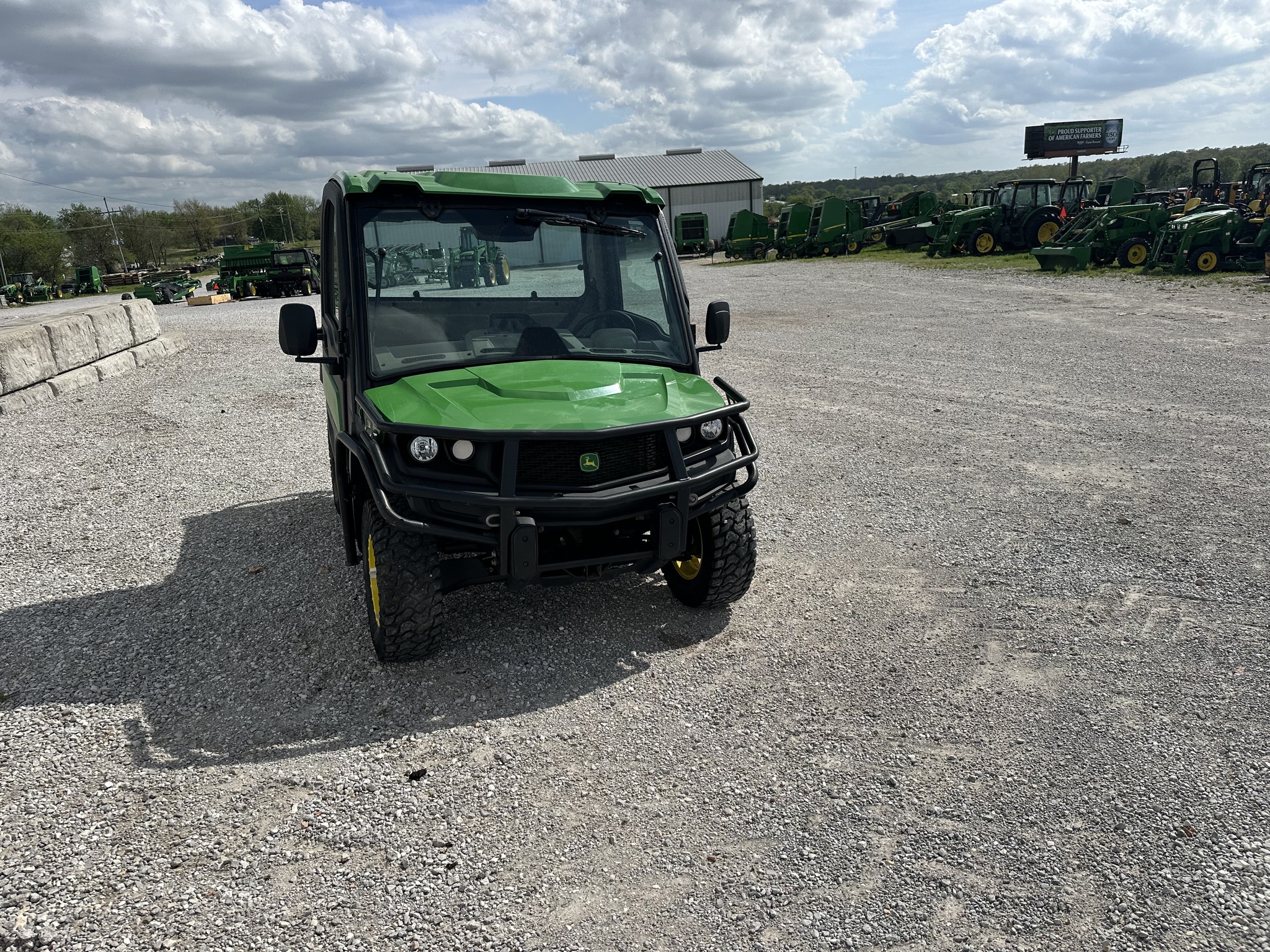  2023 John Deere XUV 835R at Heritage Tractor in Joplin, MO
