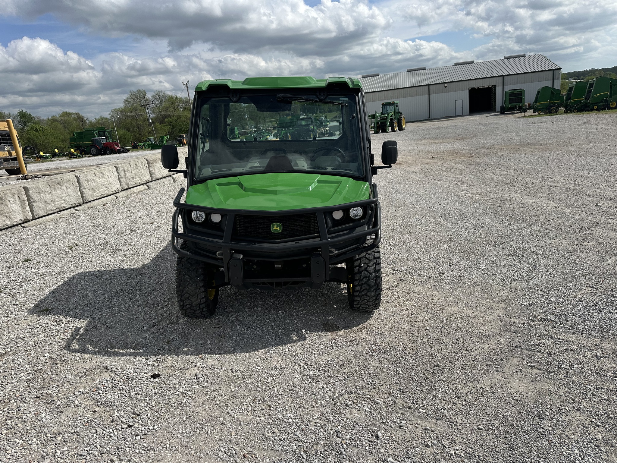  2023 John Deere XUV 835R at Heritage Tractor in Joplin, MO