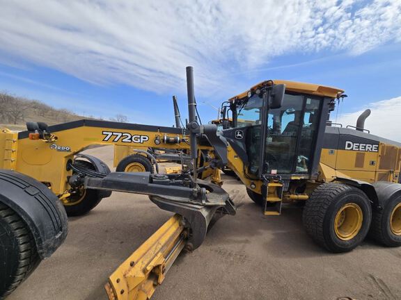 Photo of a 2018 John Deere 772G