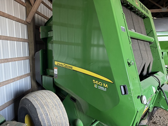  John Deere 560M