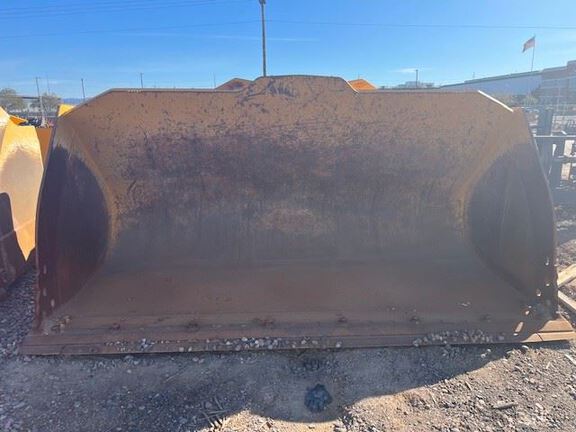 2023 John Deere 824P6.25P