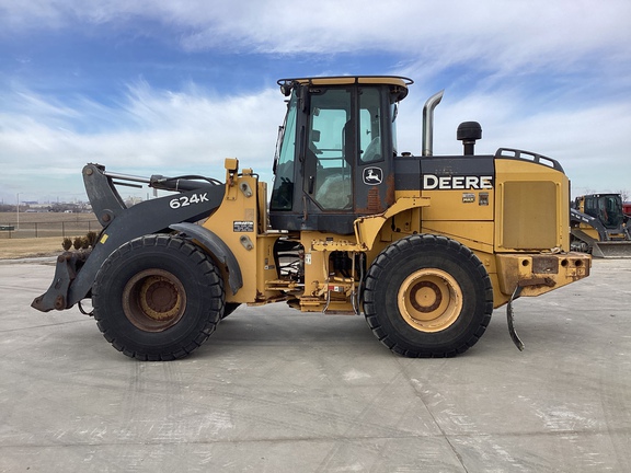 Photo of a 2011 John Deere 624K