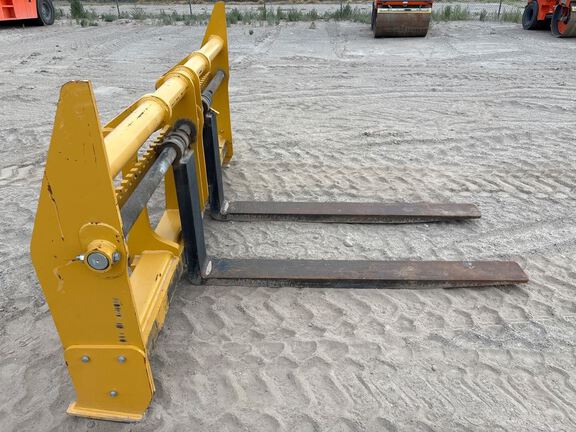 2022 John Deere 624FORKSVIS