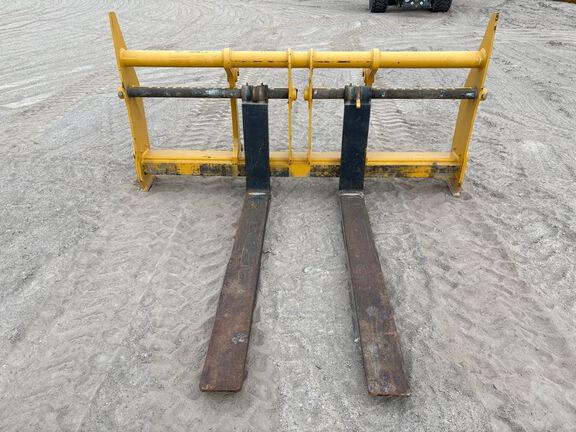 2022 John Deere 624FORKSVIS