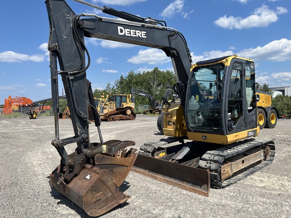 Photo of a 2015 John Deere 75G