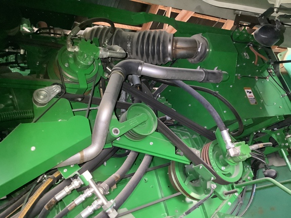 Photo of 2015 John Deere S680
