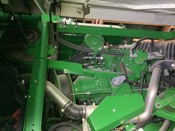 Photo of 2015 John Deere S680