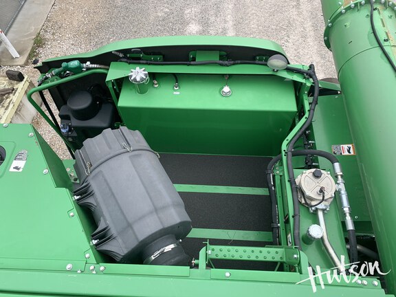 Photo of 2015 John Deere S680