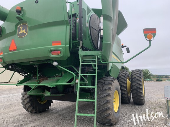 Photo of 2015 John Deere S680