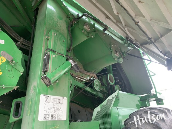 Photo of 2015 John Deere S680