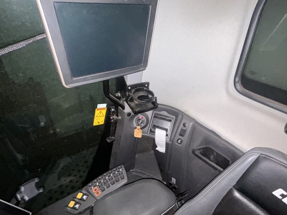 Used 2022 Claas 8800TT Combines at Horizon Ag & Turf in Falher, AB - Photo13