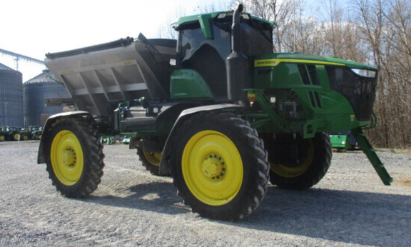 Photo of 2024 John Deere 600R