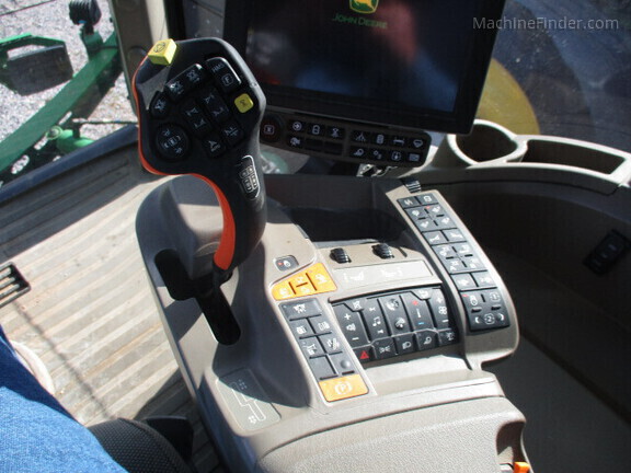 Photo of 2024 John Deere 600R