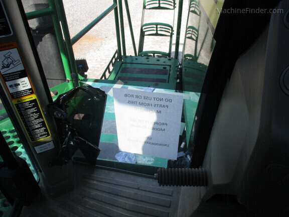 Photo of 2024 John Deere 600R