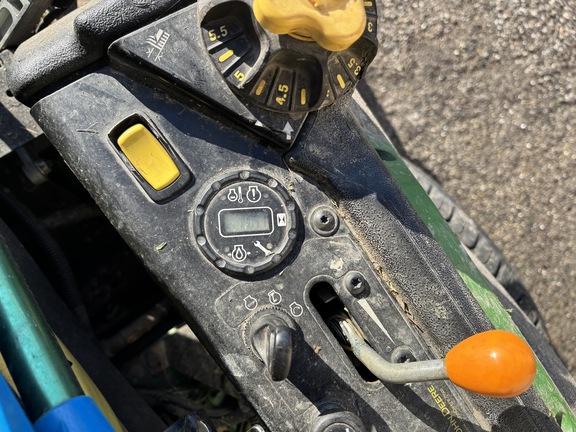 Used 2021 John Deere Z930R Zero Turn Mowers at Koenig Equipment in Franklin, IN - Photo9
