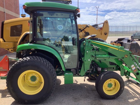 Photo of 2019 John Deere 4052R