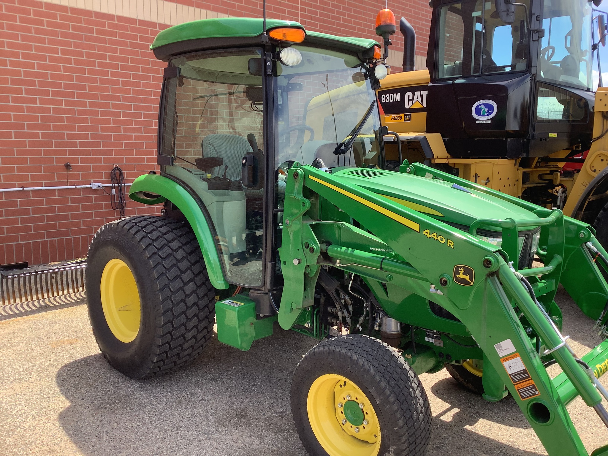 2019 John Deere 4052R