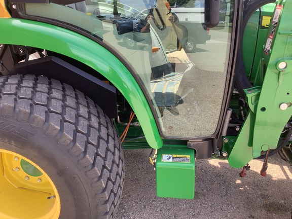 Photo of 2019 John Deere 4052R