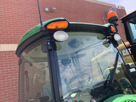Photo of 2019 John Deere 4052R
