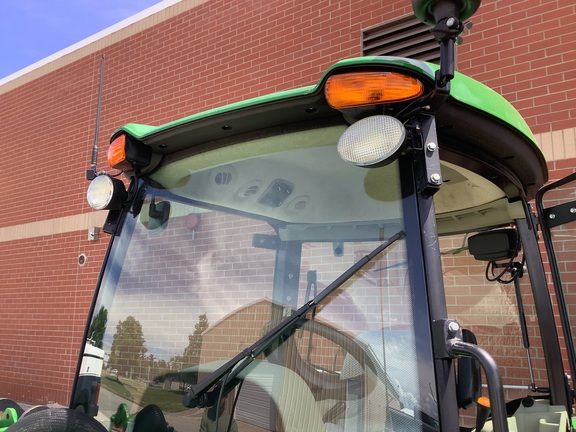 Photo of 2019 John Deere 4052R