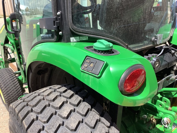 Photo of 2019 John Deere 4052R