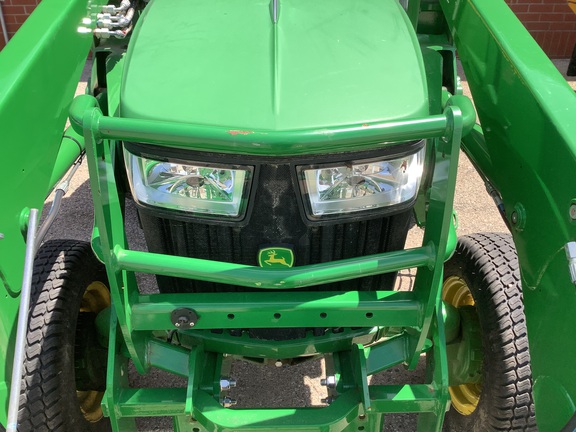 Photo of 2019 John Deere 4052R