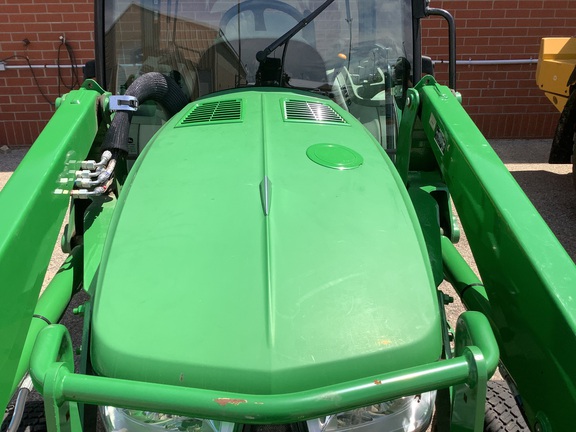 Photo of 2019 John Deere 4052R