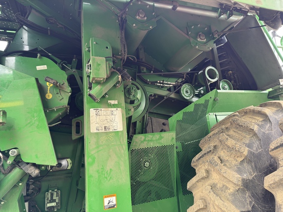 Used 2019 John Deere S790 Combines at Horizon Ag & Turf in Vermilion, AB - Photo5