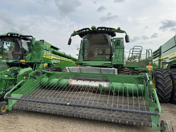 Used 2019 John Deere S790 Combines at Horizon Ag & Turf in Vermilion, AB - Photo3