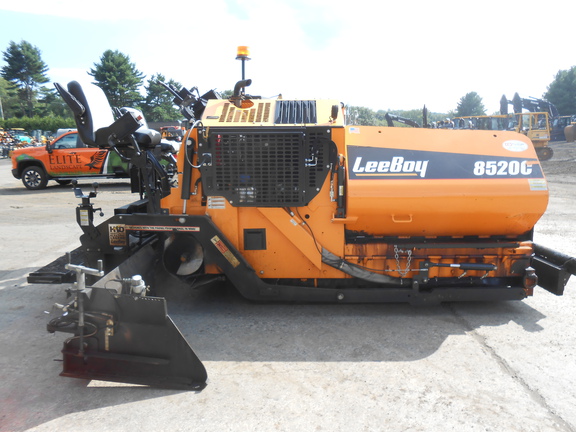 2025 Leeboy 8520C