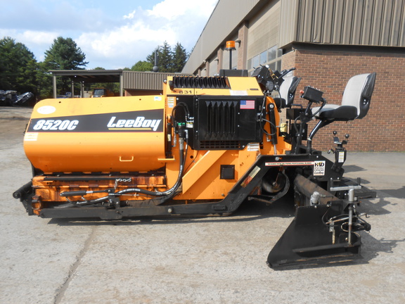 2025 Leeboy 8520C
