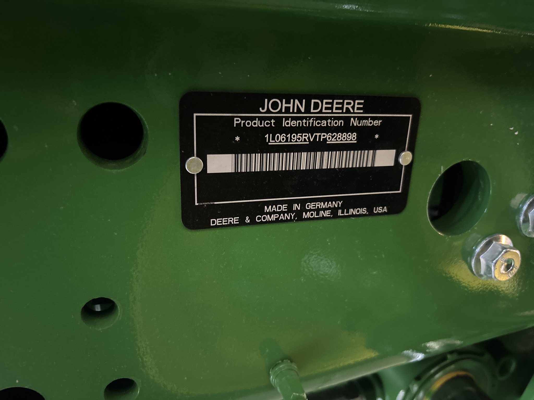 Used 2026 John Deere 6R 195 Row Crop Tractors at Koenig Equipment in Urbana, OH - PhotoXL9