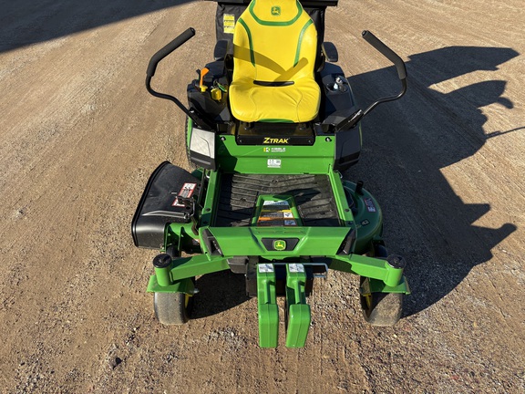 2026 John Deere Z320R - Photo2
