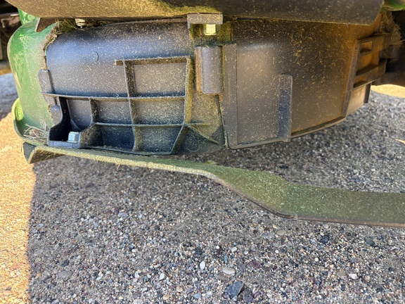2026 John Deere Z320R - Photo6