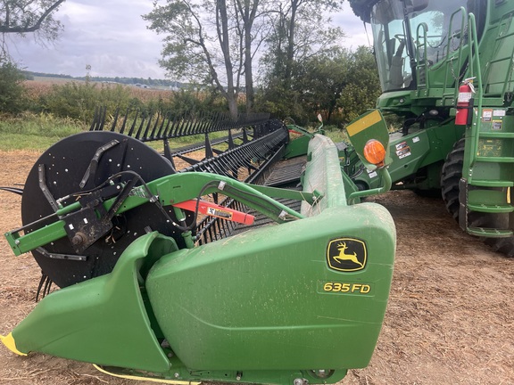 Photo of 2018 John Deere 635FD