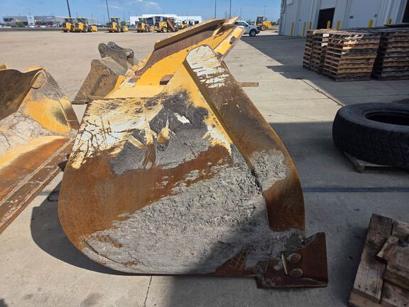 2022 John Deere 844L8.0P