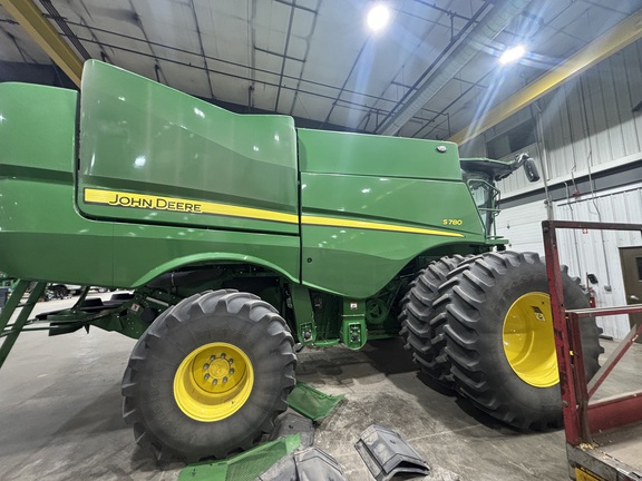  John Deere S780