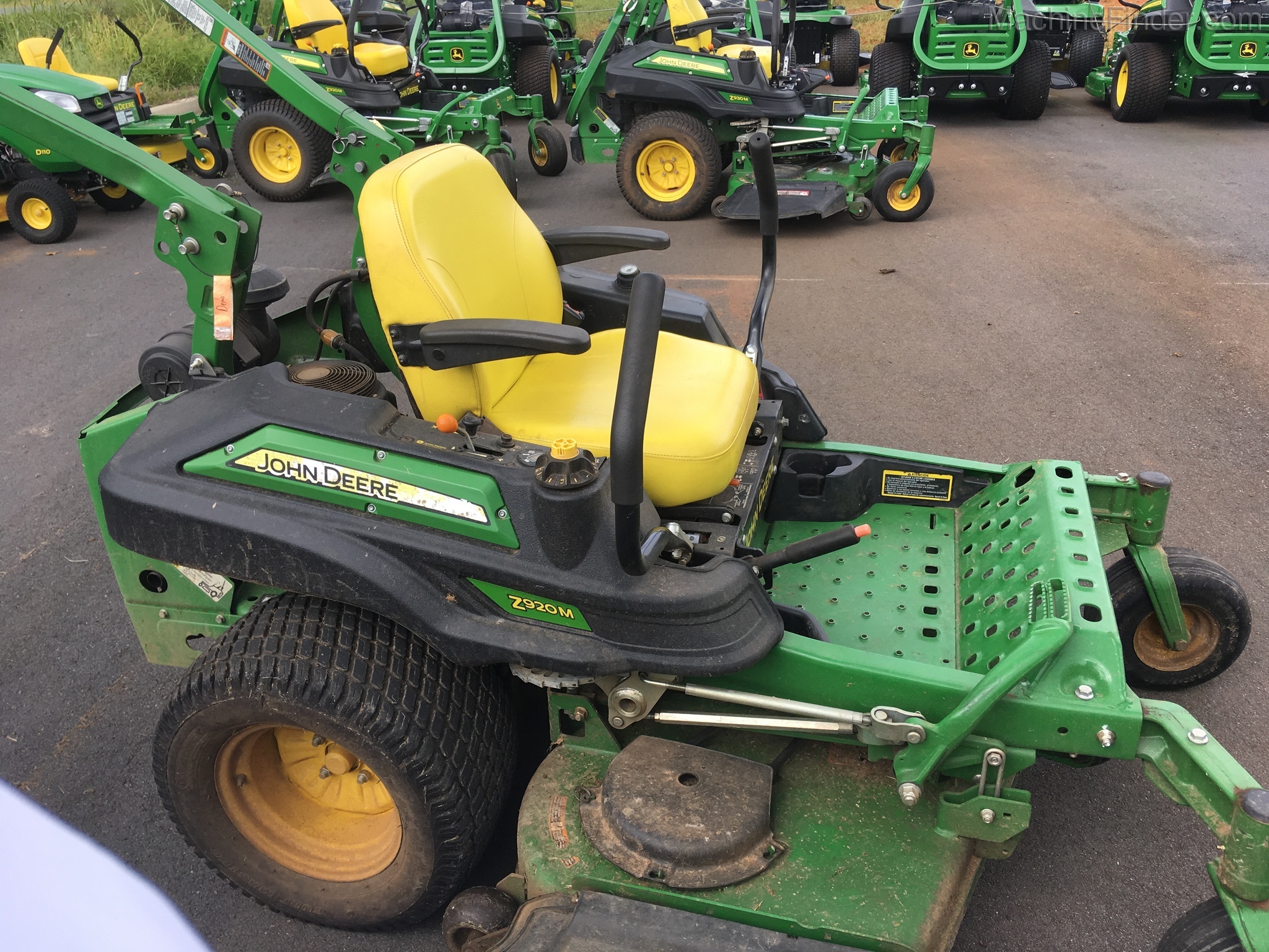 2015 John Deere Z920M Image 2