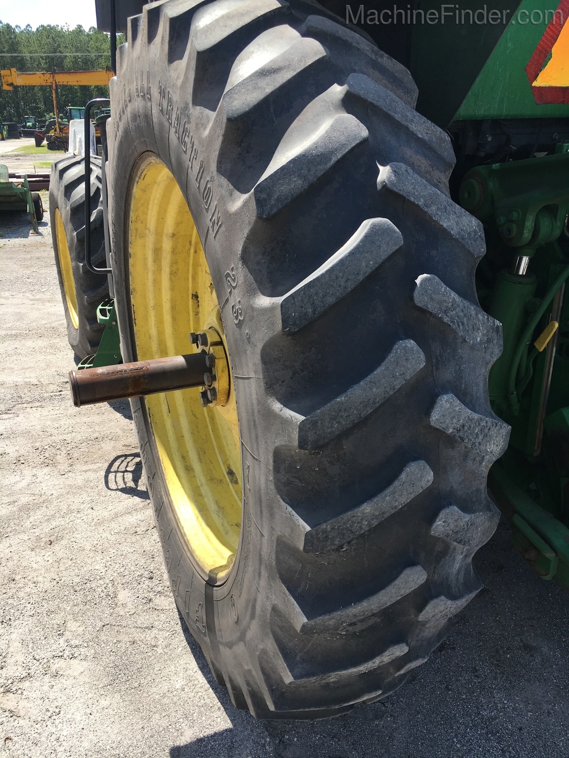 2013 John Deere 7200R Image 8