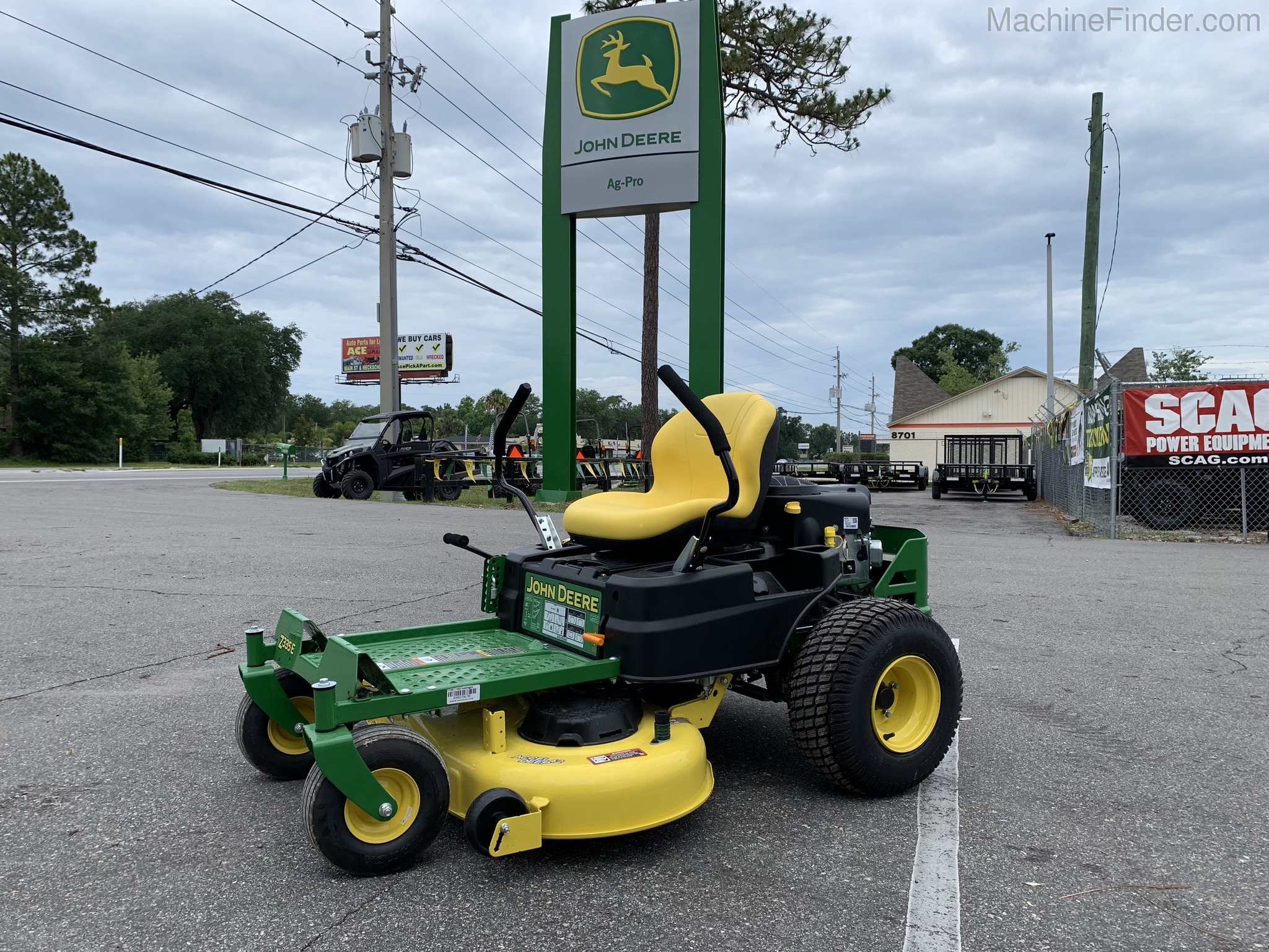 2020 John Deere Z335E Image 1