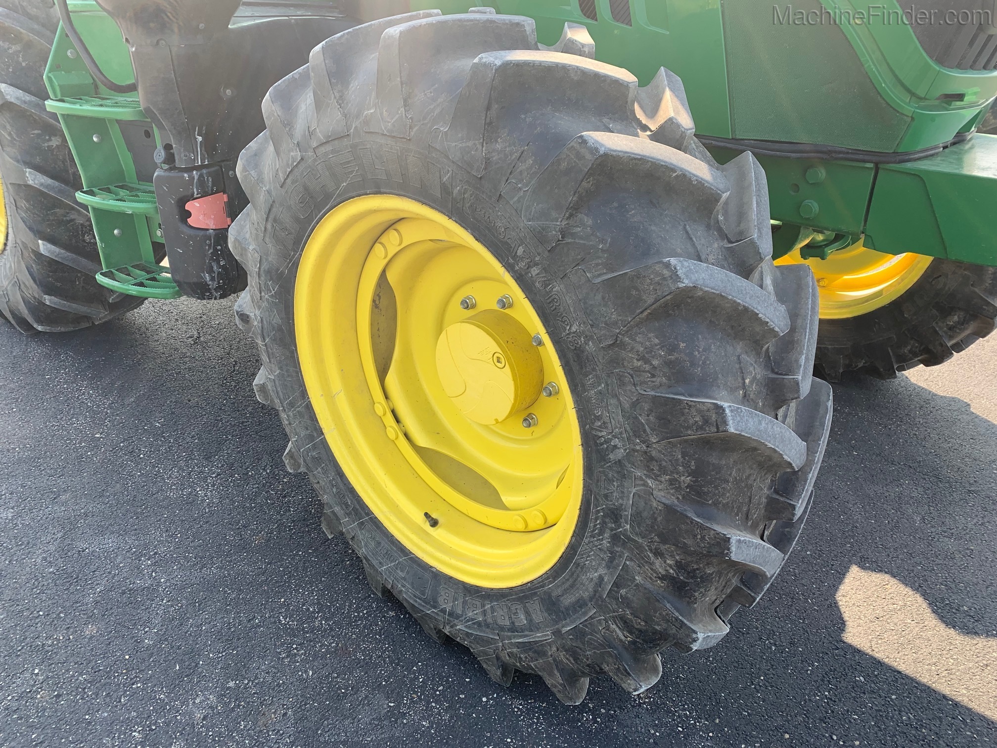 2017 John Deere 6130M Image 4
