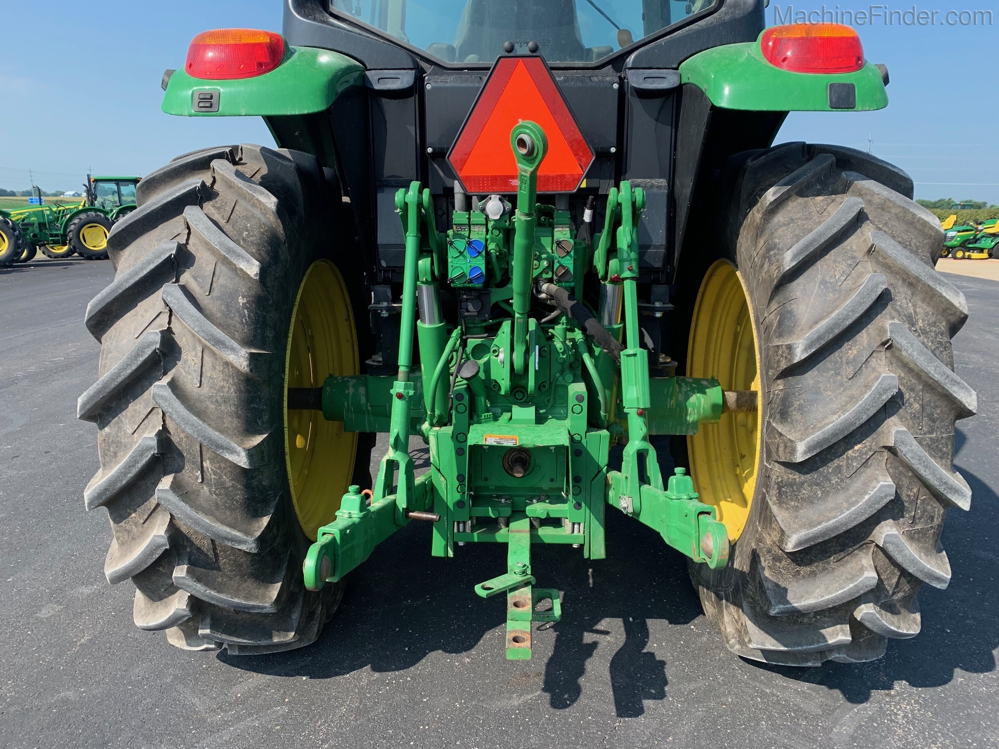2017 John Deere 6130M Image 8
