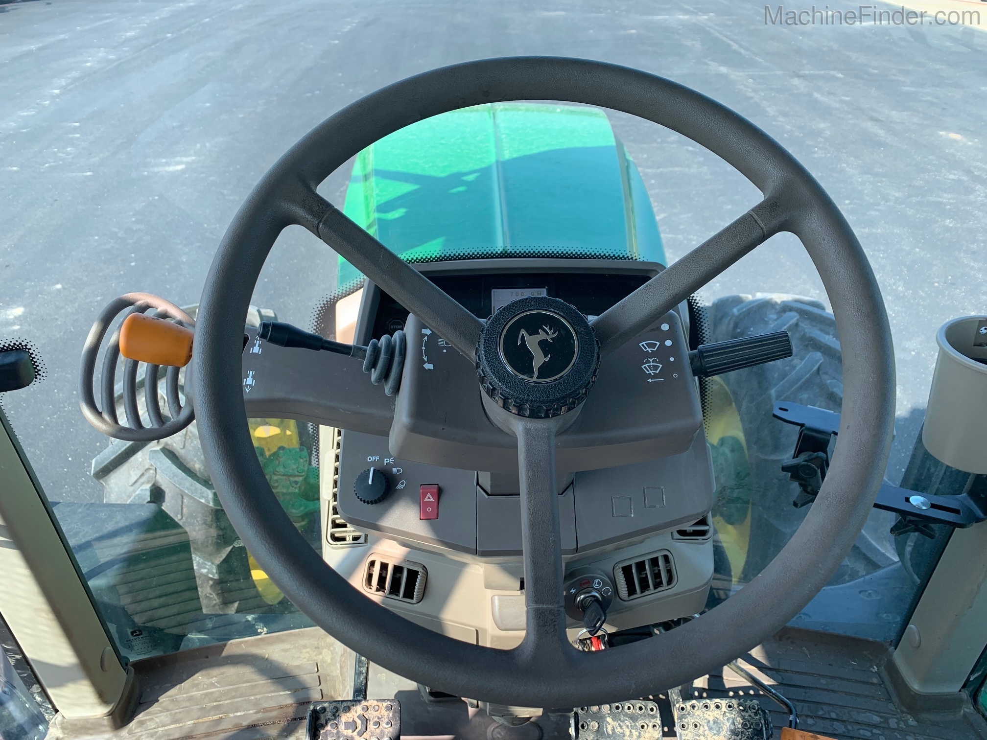 2017 John Deere 6130M Image 12