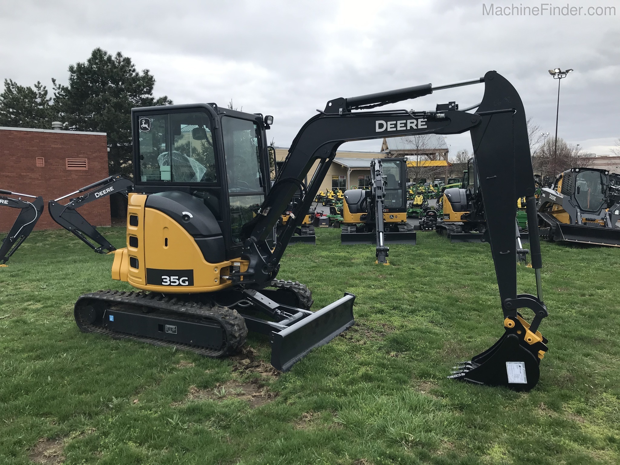 2020 John Deere 35G Image 4