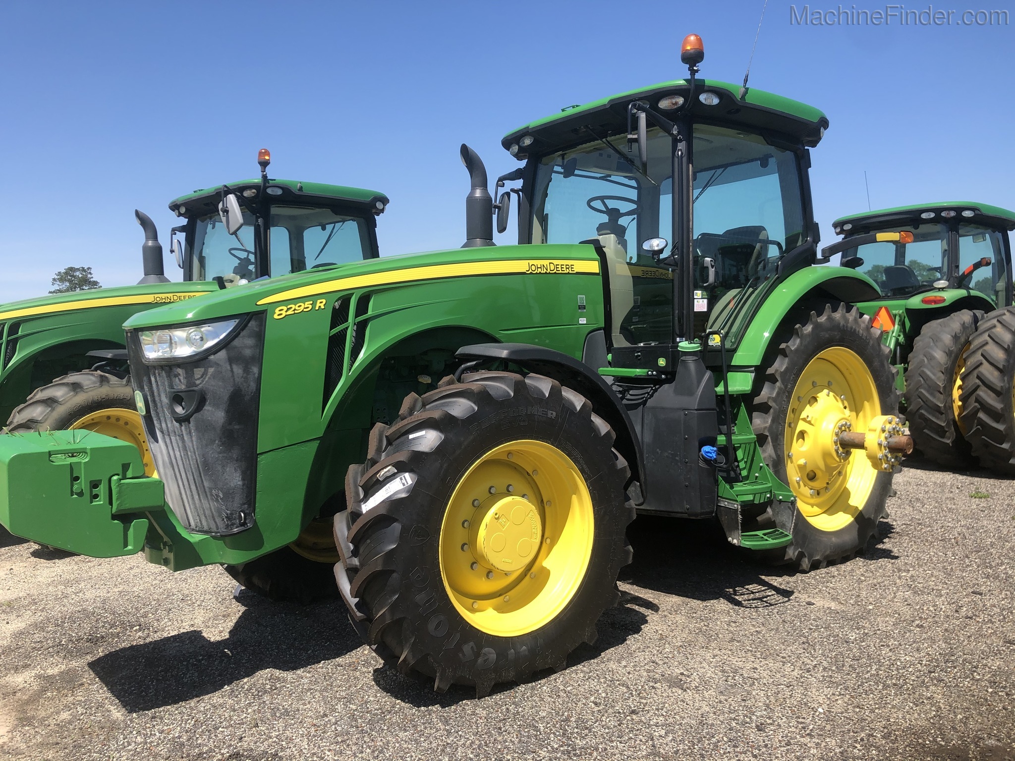 2018 John Deere 8295R Image 3