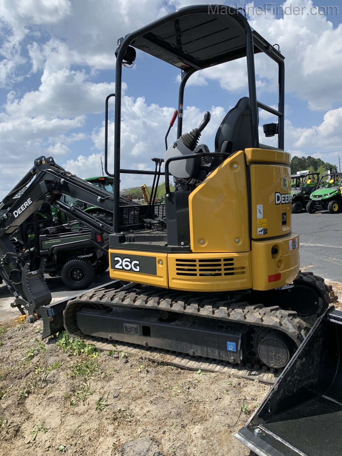 2020 John Deere 26G Image 4