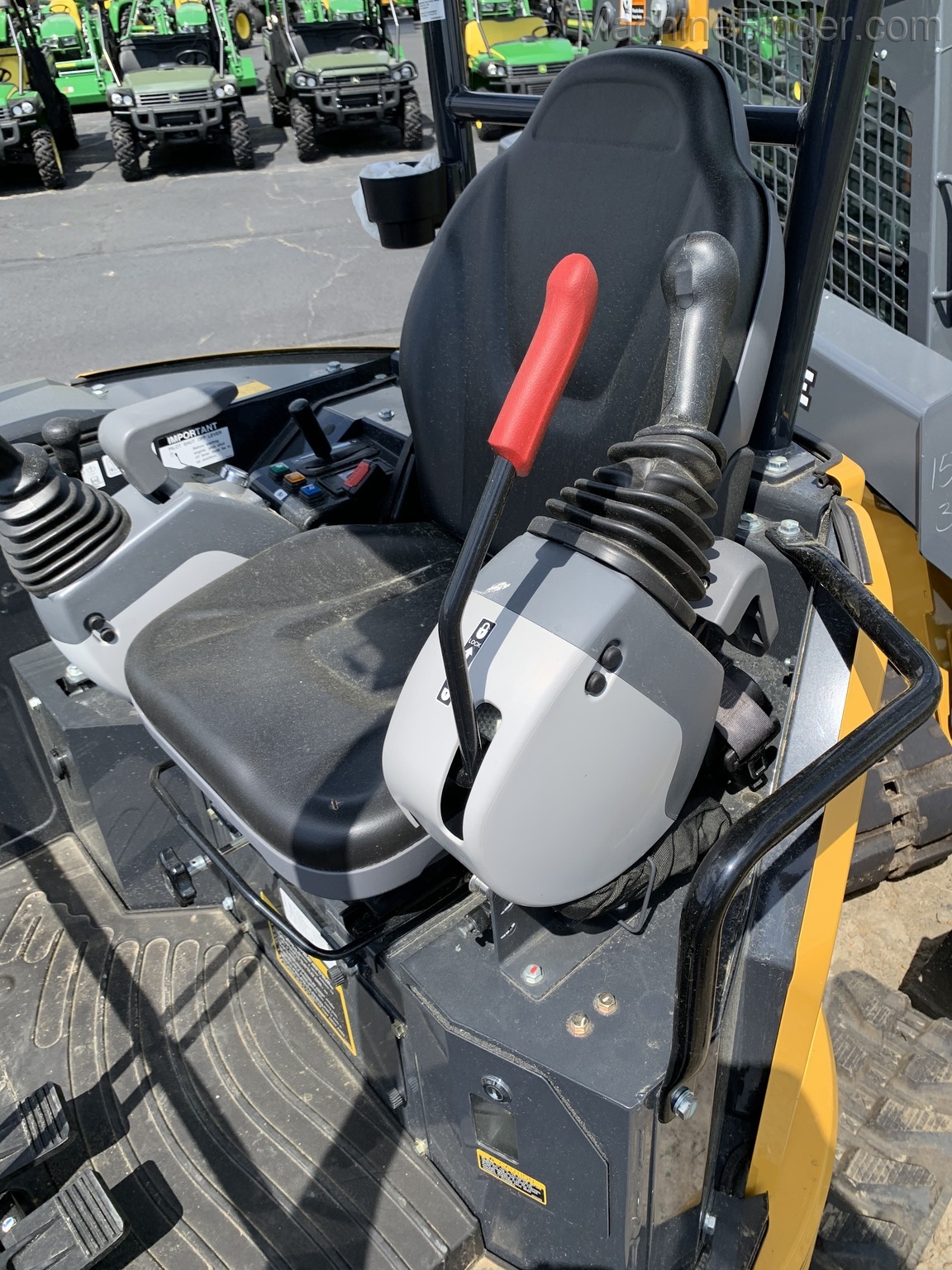 2020 John Deere 26G Image 7